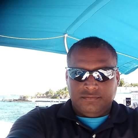 Alex with sunglasses